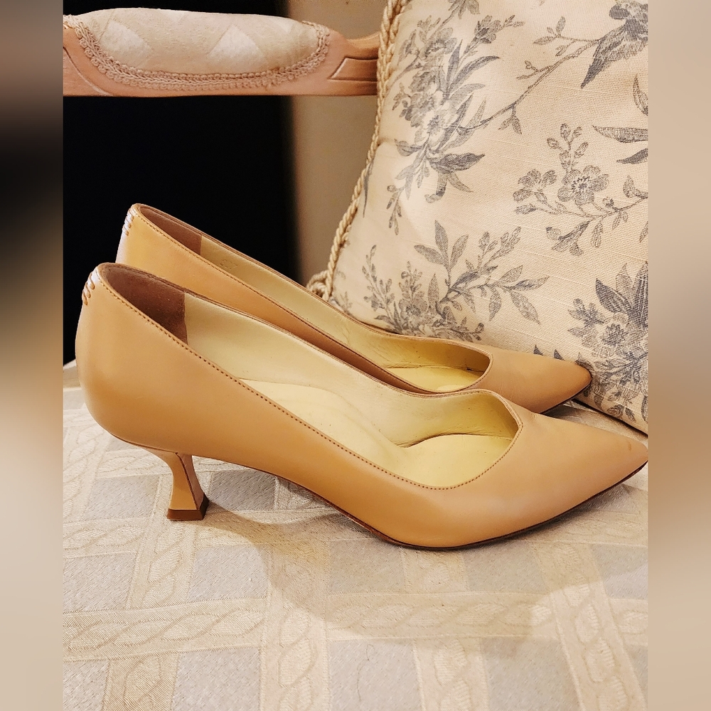 Sarah Flint Kitten Pump - Picture 2 of 4